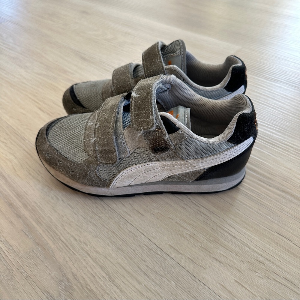 Puma Kids Sneakers - Gray & Black size 13c